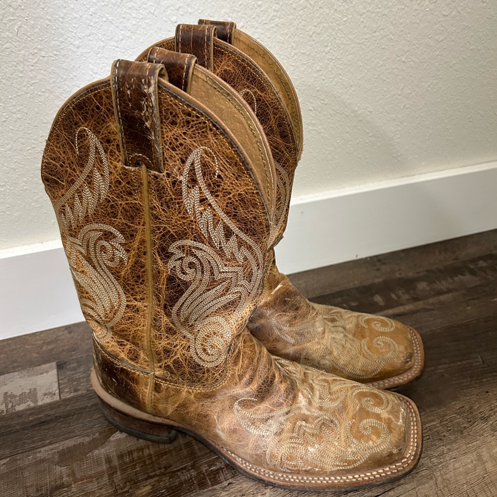 Justin Cowgirl Boots